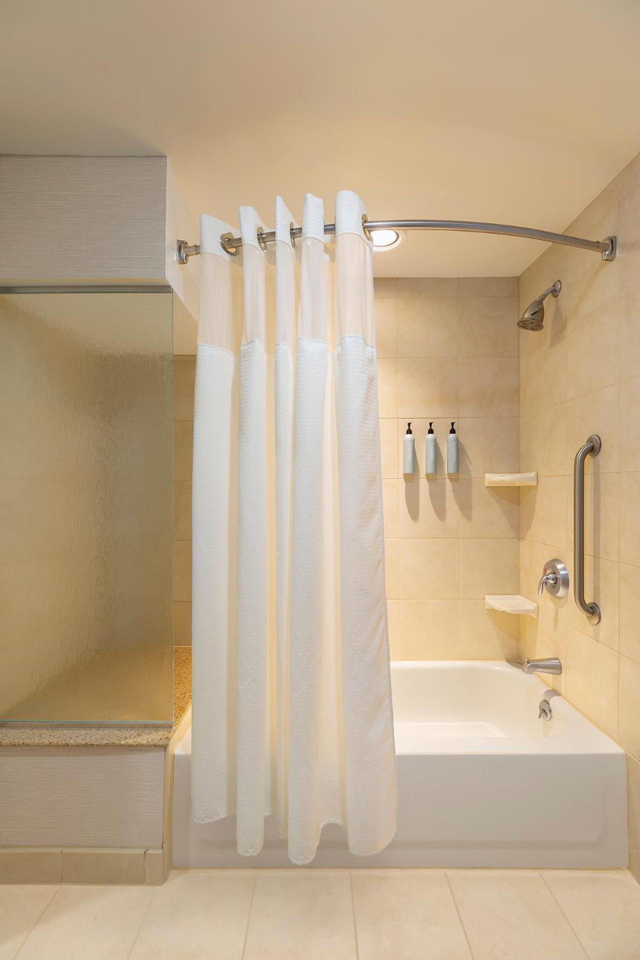 Courtyard By Marriott Madison West / Middleton Hotel Buitenkant foto