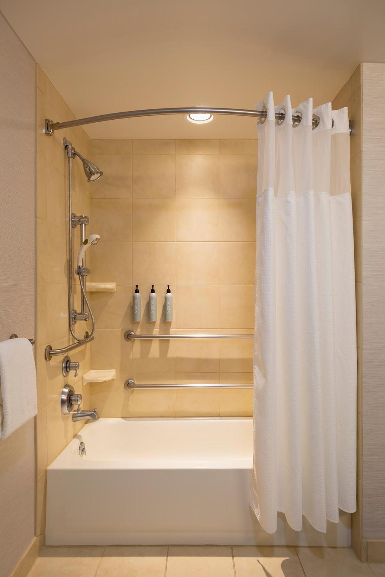 Courtyard By Marriott Madison West / Middleton Hotel Buitenkant foto