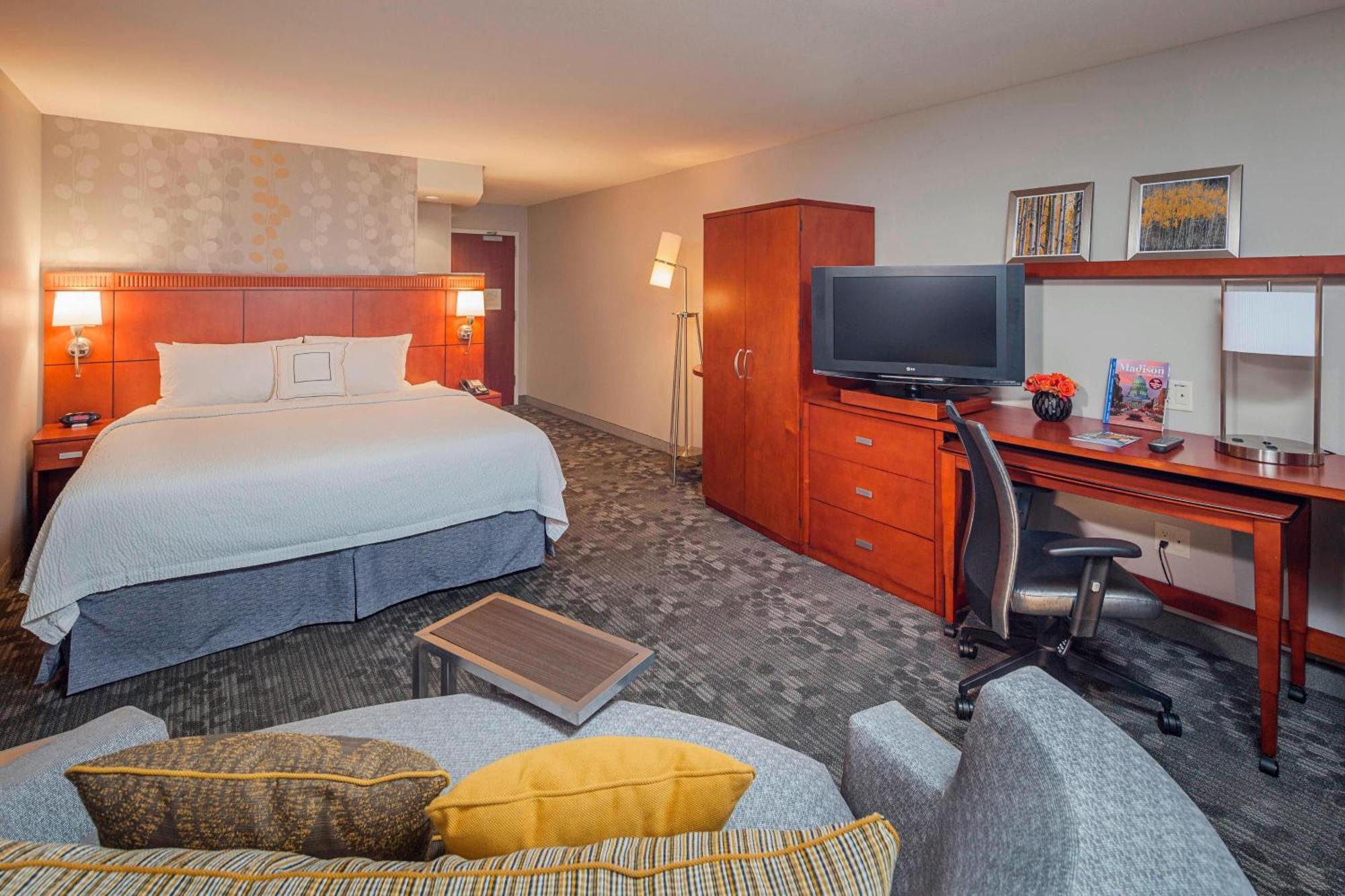 Courtyard By Marriott Madison West / Middleton Hotel Buitenkant foto