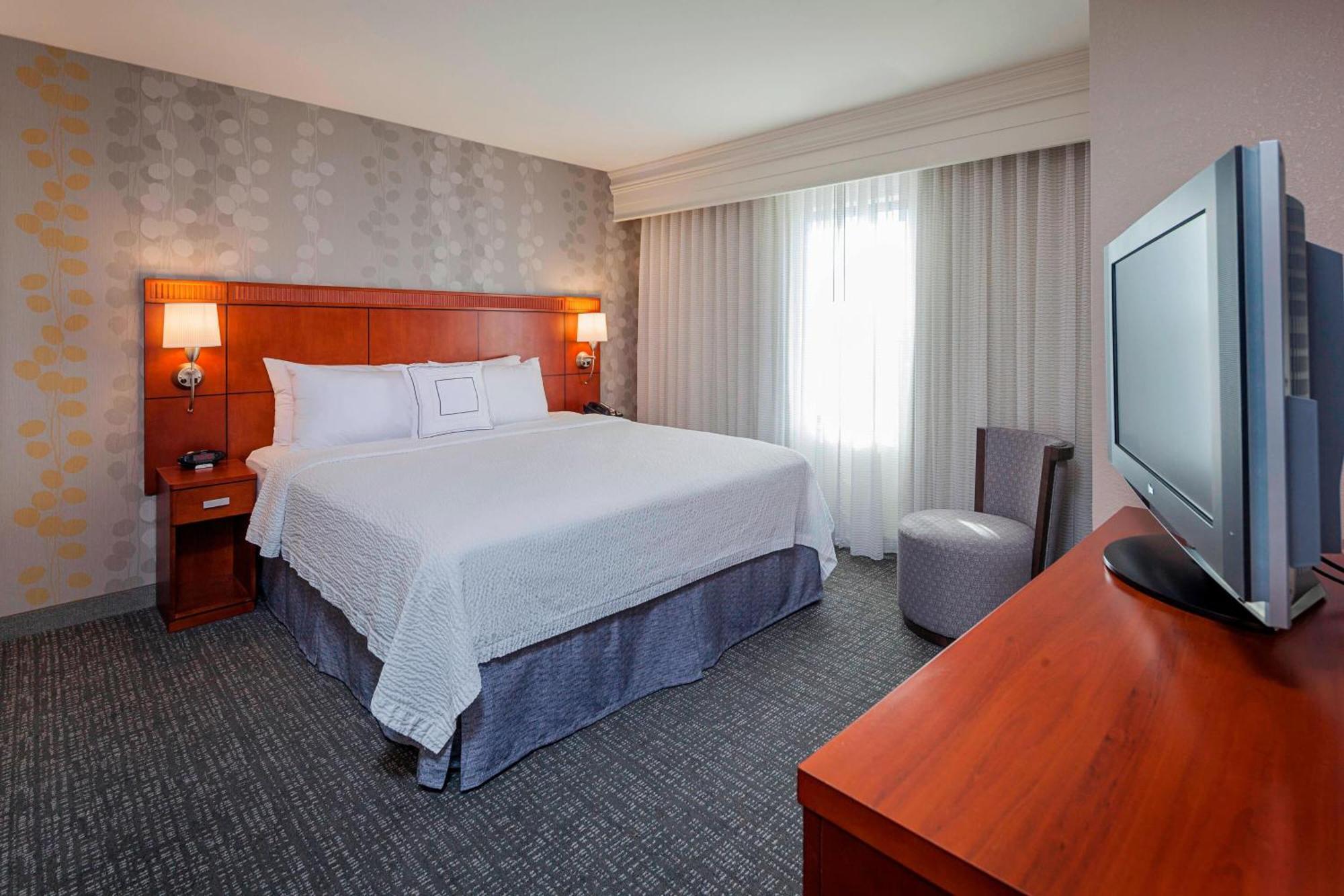 Courtyard By Marriott Madison West / Middleton Hotel Buitenkant foto