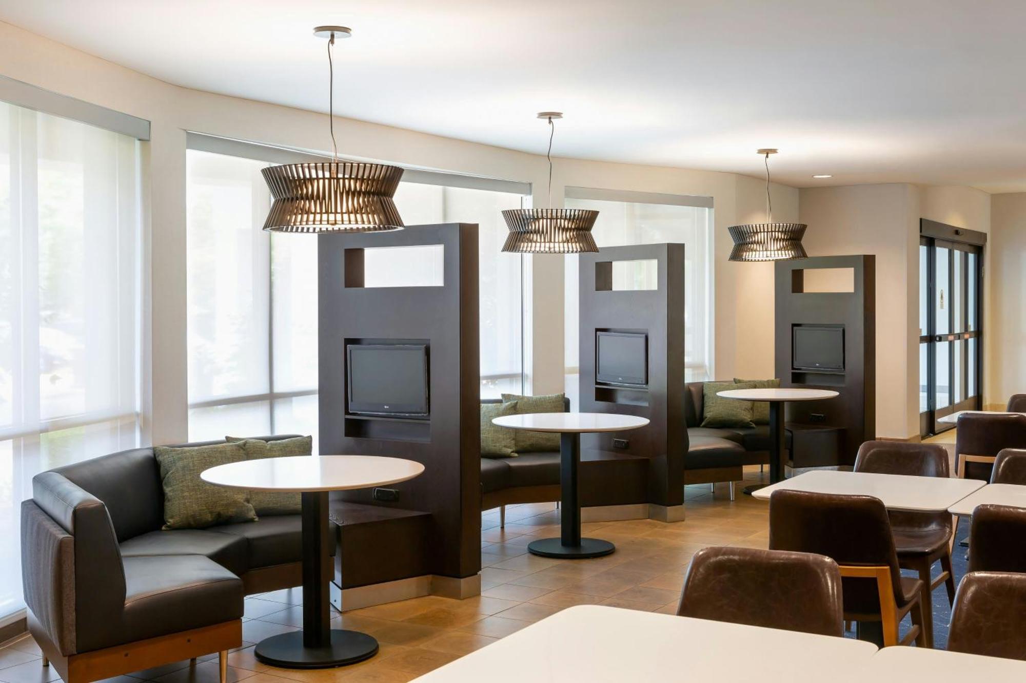 Courtyard By Marriott Madison West / Middleton Hotel Buitenkant foto