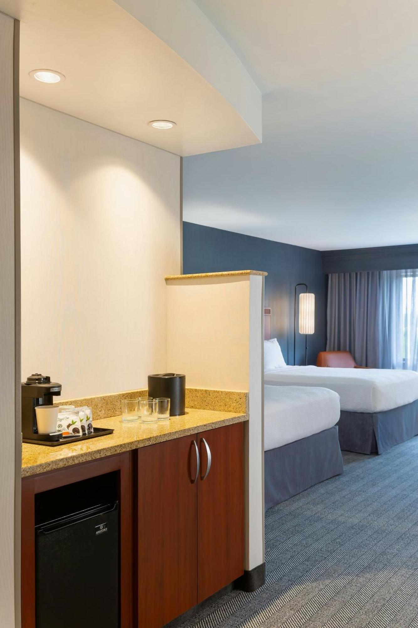 Courtyard By Marriott Madison West / Middleton Hotel Buitenkant foto