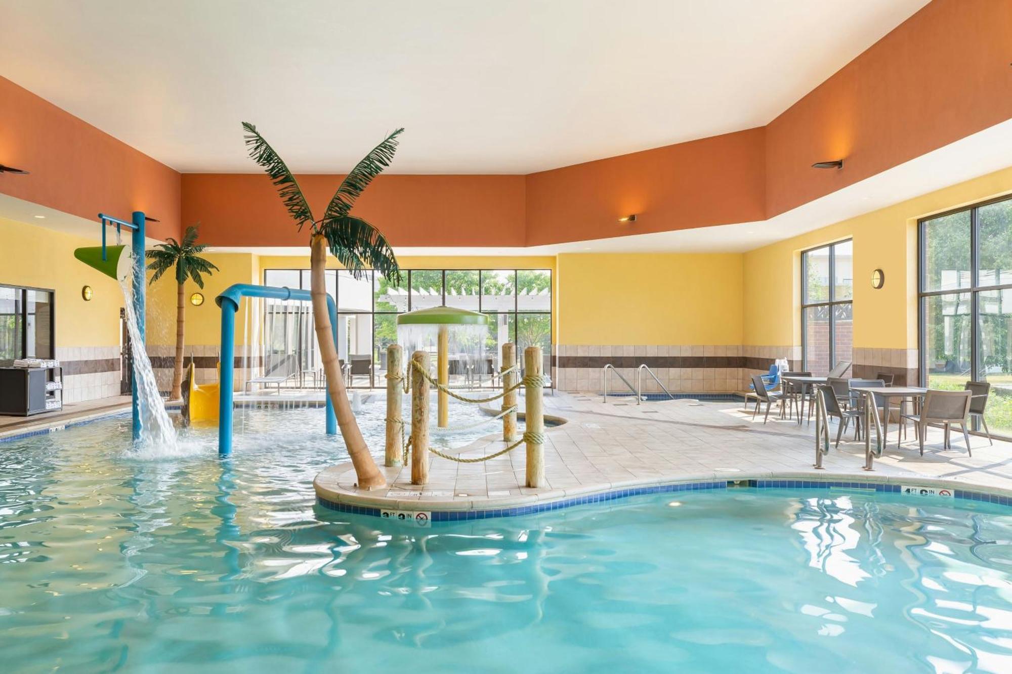 Courtyard By Marriott Madison West / Middleton Hotel Buitenkant foto