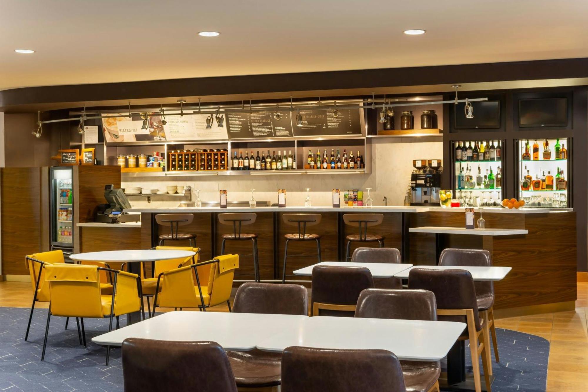 Courtyard By Marriott Madison West / Middleton Hotel Buitenkant foto