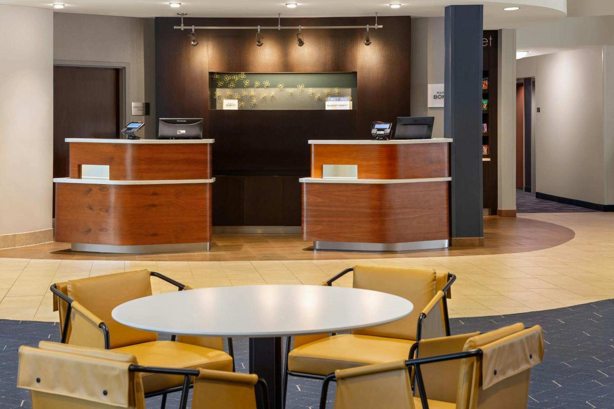 Courtyard By Marriott Madison West / Middleton Hotel Buitenkant foto