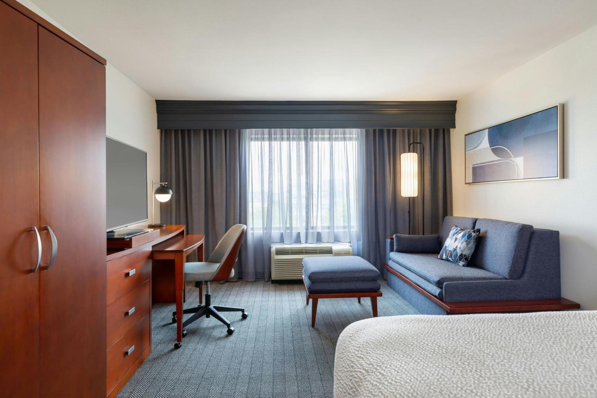Courtyard By Marriott Madison West / Middleton Hotel Buitenkant foto