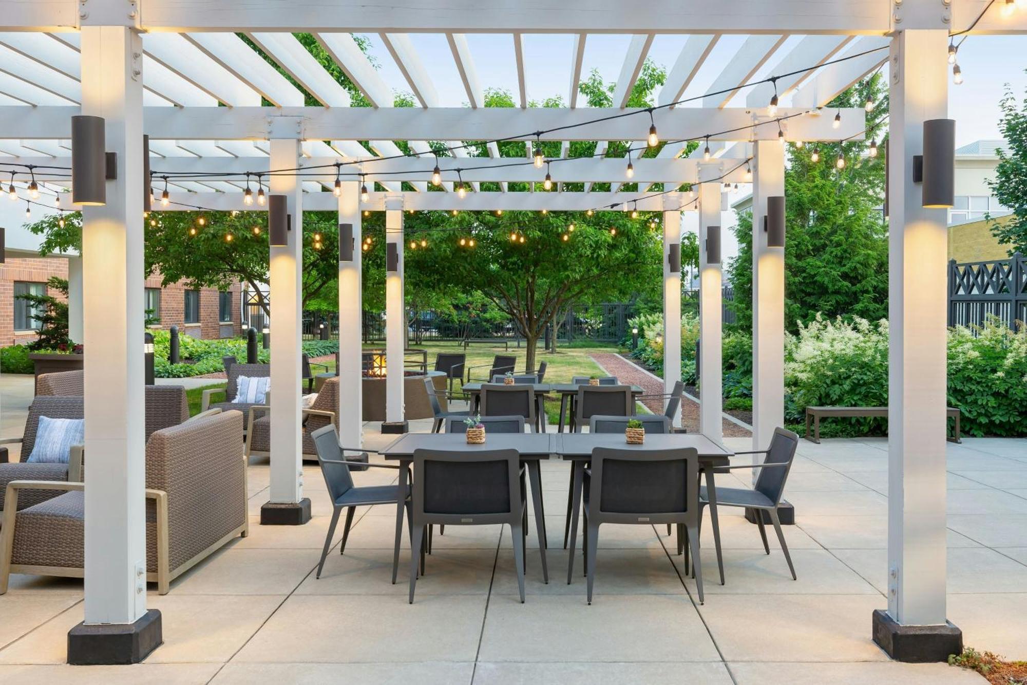 Courtyard By Marriott Madison West / Middleton Hotel Buitenkant foto